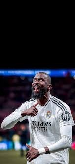 这才是LOL的唯一YYDS！Faker主场官宣续约四年，Uzi退役太早了