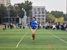 比赛后期的“推土机”策略：什么时候必须All-in（后期压制打法：何时果断全押）